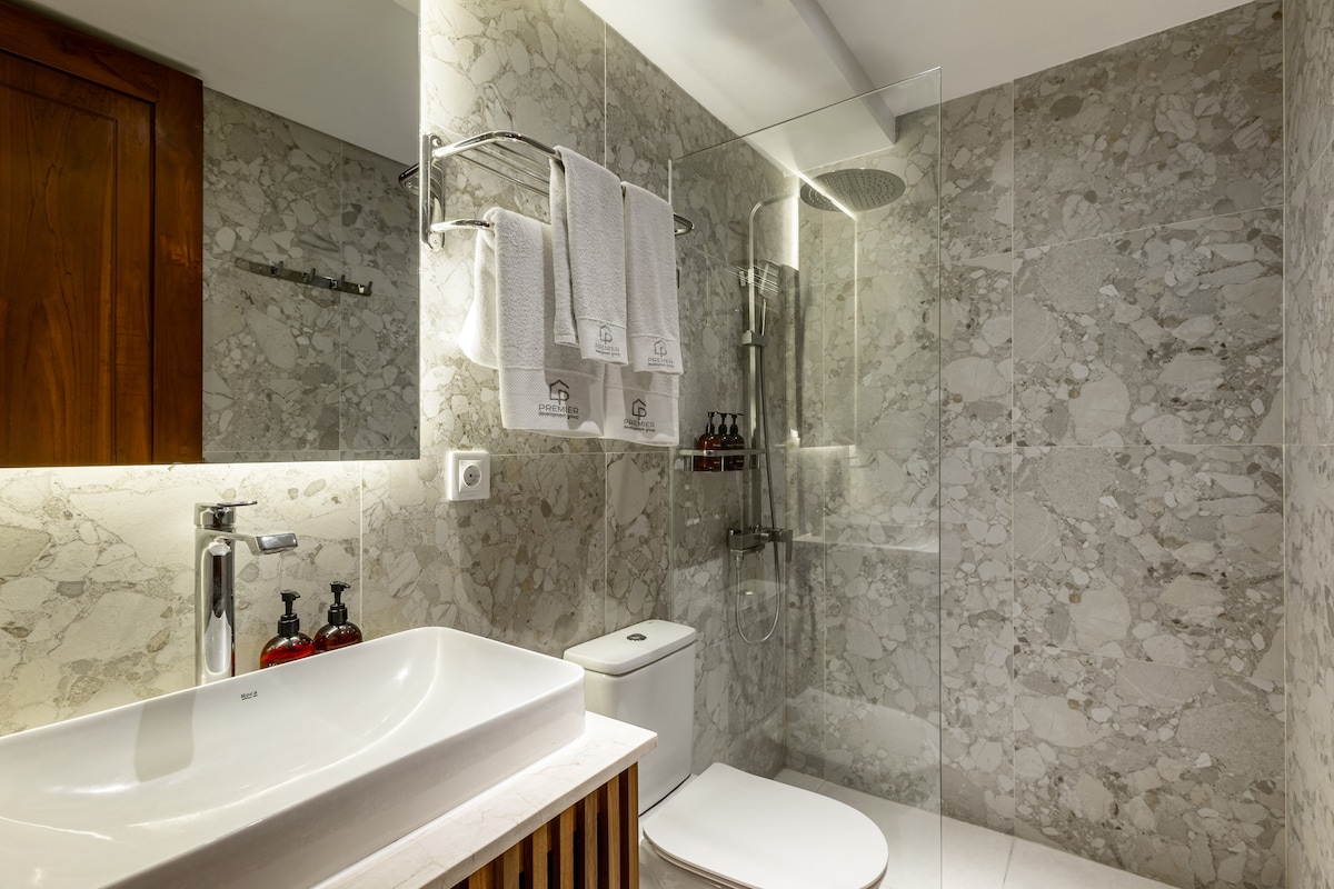 Premier Umalas 17 — Bathroom 2 photo 1