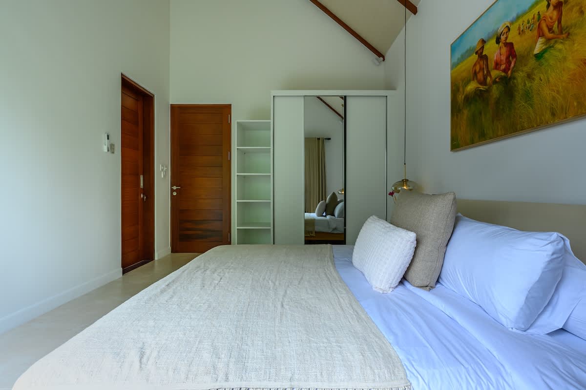 Stylish 2BR Pool Townhouse in Sanur — Bedroom 1 photo 2