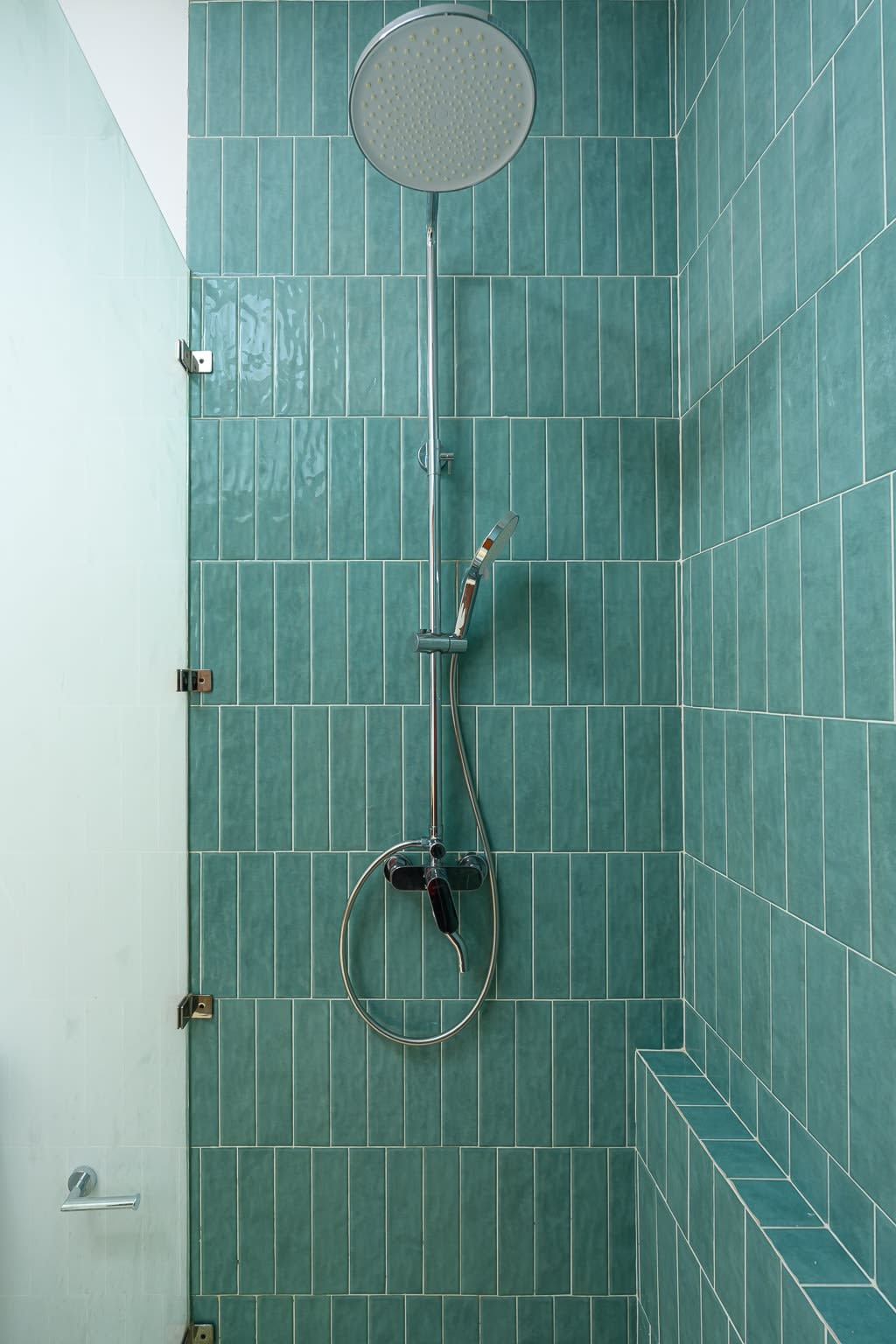 Stylish 2BR Pool Townhouse in Sanur — Full bathroom 2 photo 2